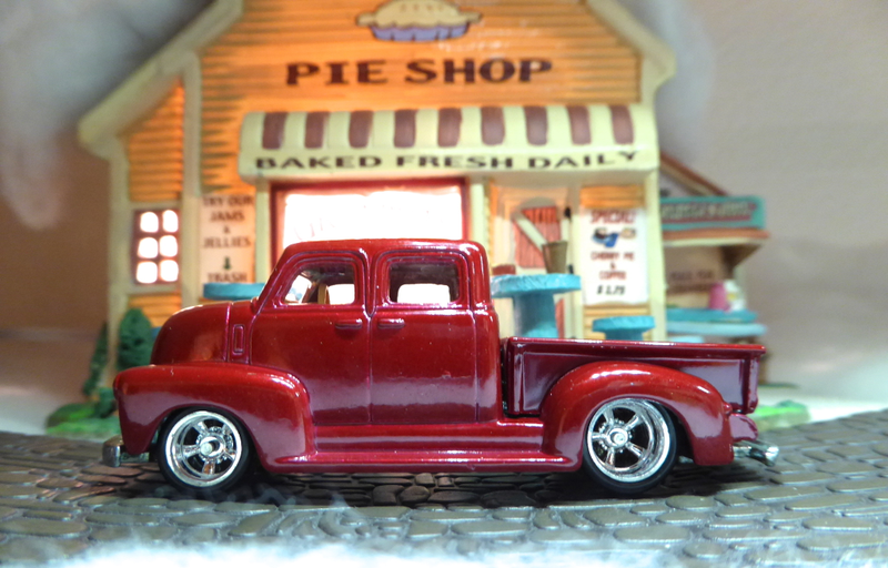 Illustration for article titled Hot Sixty 4th: Truckin' Thursday with a Crew Cab Chevy